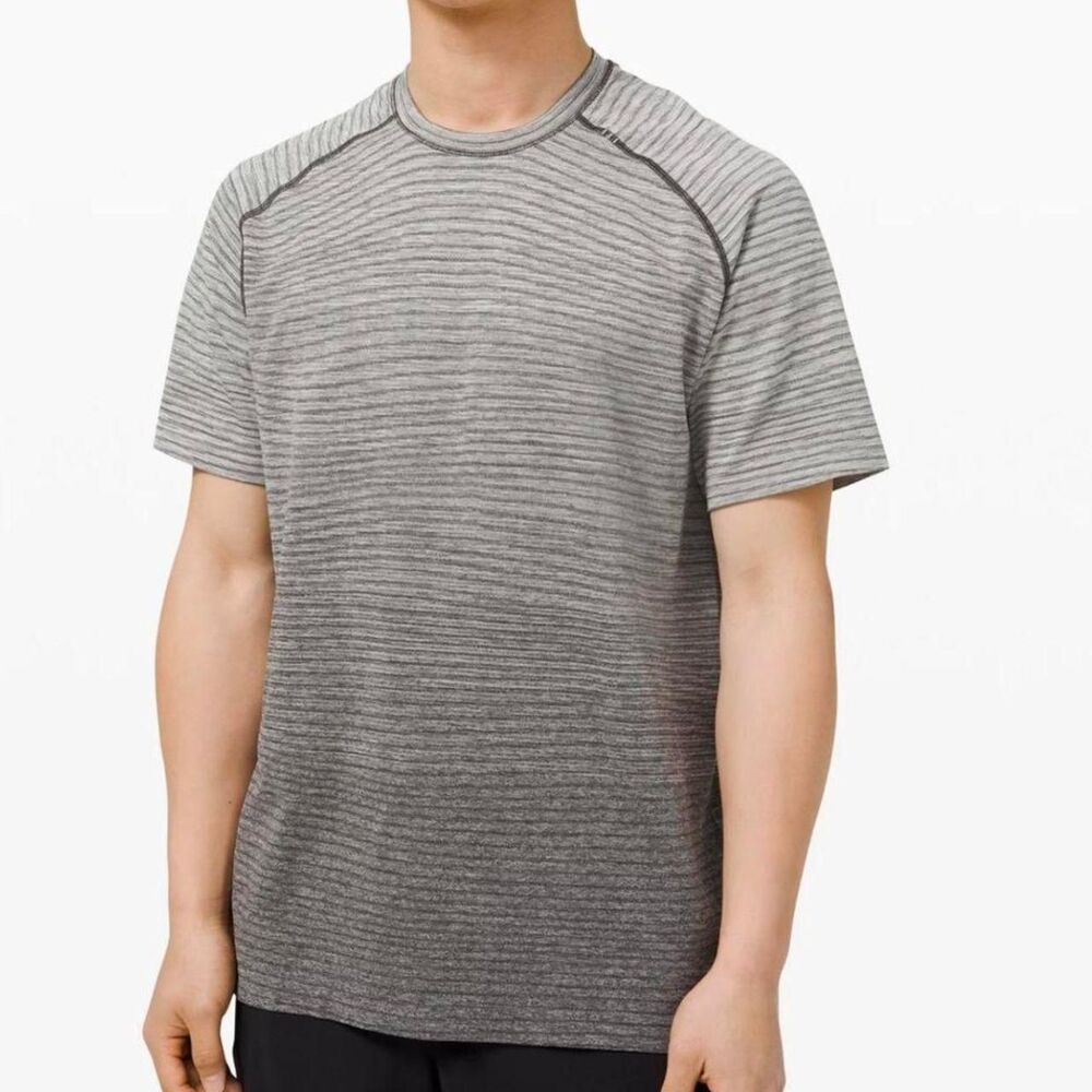 Lululemon Men's Metal Vent Tech Short Sleeve in Grey Stripe - Size Medium